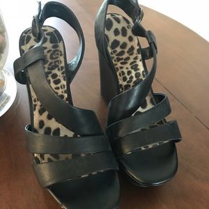 Jessica Simpson Claria black wedges